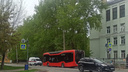 На Бажова 75-летняя пассажирка троллейбуса упала при резком торможении. Ей вызвали скорую
