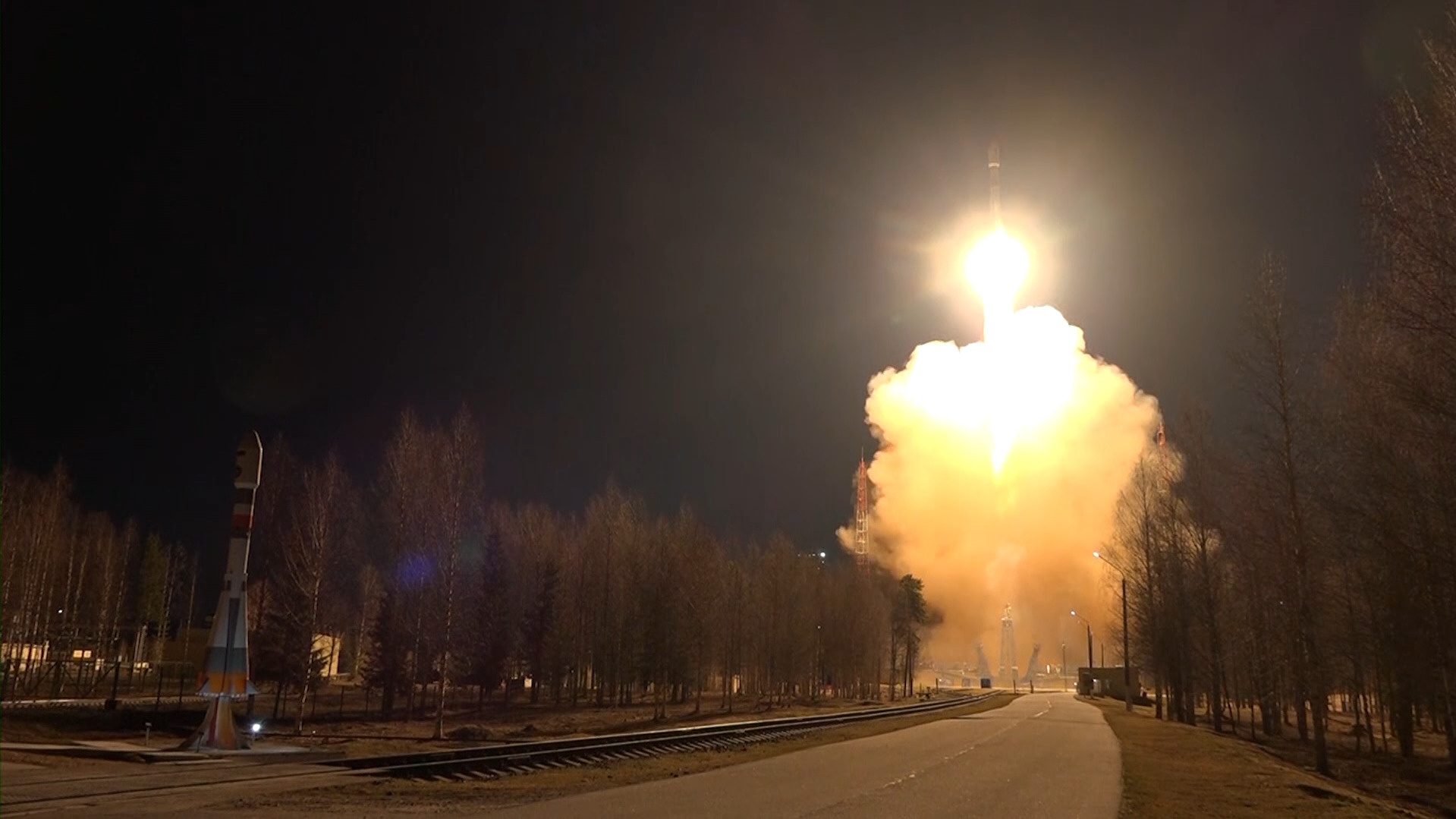 В Минобороны показали запуск ракеты с космодрома Плесецк