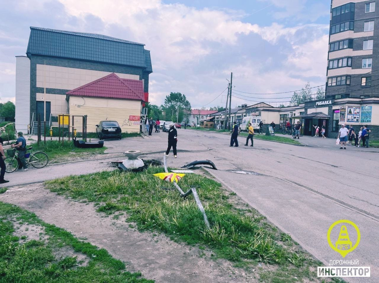 В Никольском водитель врезался в стену здания в Тосненском районе  Ленобласти - 4 июня 2024 - ФОНТАНКА.ру