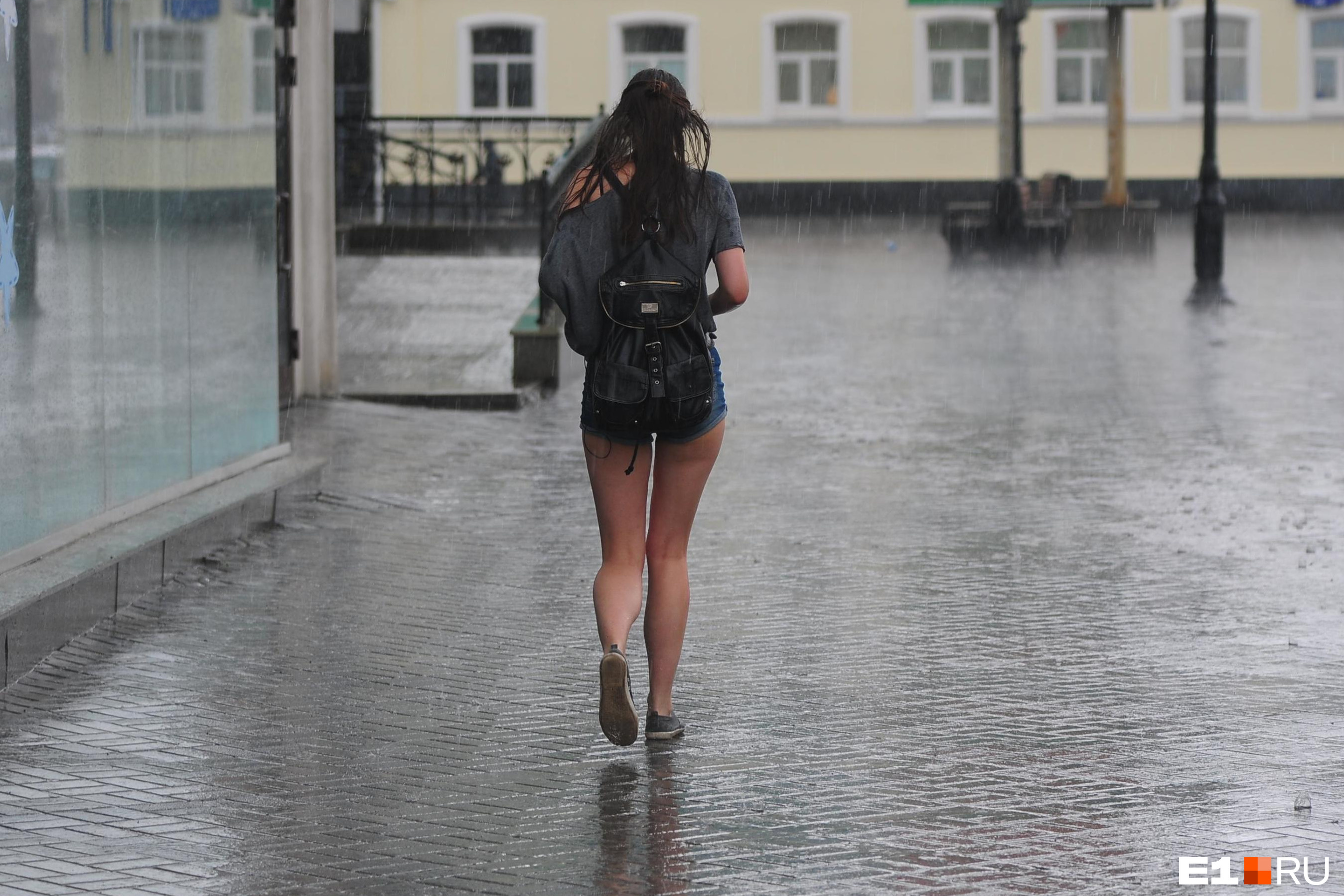 В Екатеринбурге третий день — ливни. Когда это закончится?
