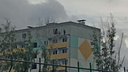 Дети забрались на козырек балкона недостроенной десятиэтажки для военных в Челябинске