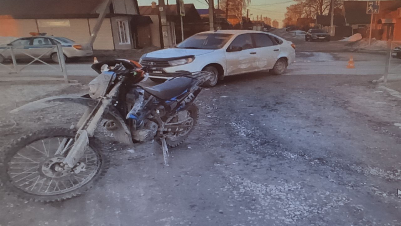 В Перми 15-летний подросток на мотоцикле попал в аварию, а потом — в больницу