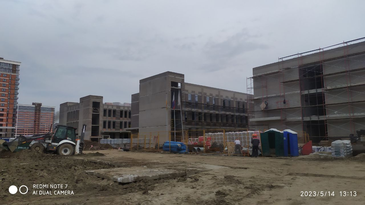 Школа в ЖК «Самолеты», май 2023 года Школа в ЖК «Самолеты», май 2023 года