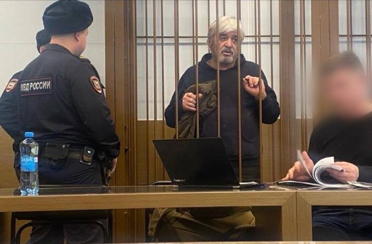 В Москве суд арестовал главу узбекского землячества Баратова, разместившего пост про участников СВО. Вину он не признал