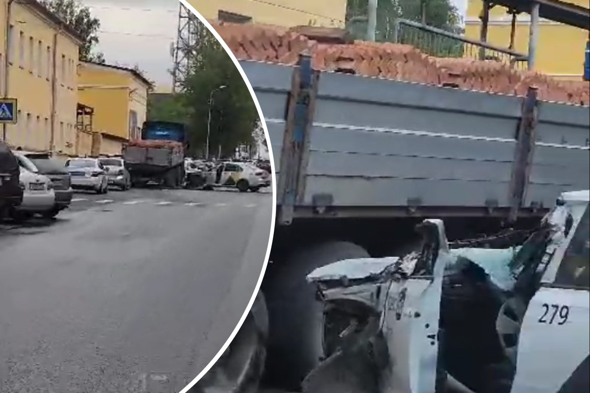 В Новосибирске водитель такси врезался в грузовик: на Каменской собирается пробка