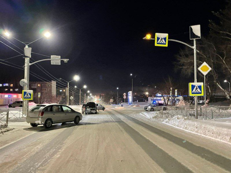 10-летняя девочка в больнице: два автомобиля столкнулись под Новосибирском
