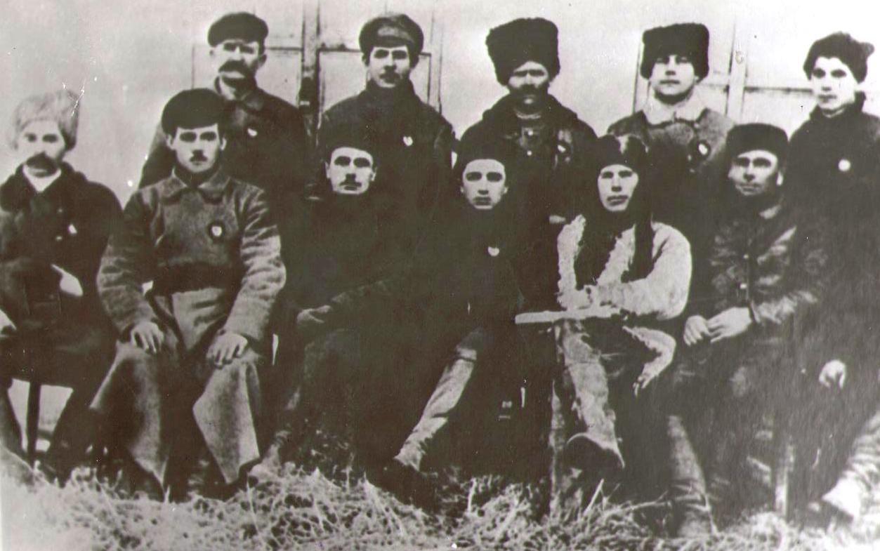 Награжденные орденам Красного Знамени бойцы отряда Царевского ЧОН