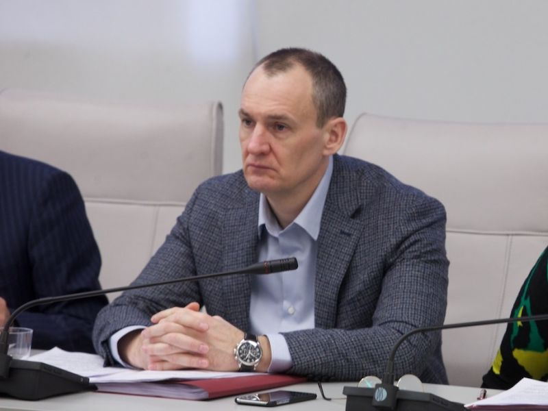 Максим Маркерт депутатствует в краевом парламенте с начала 2010-х годов и возглавляет региональное отделение «Справедливой России»