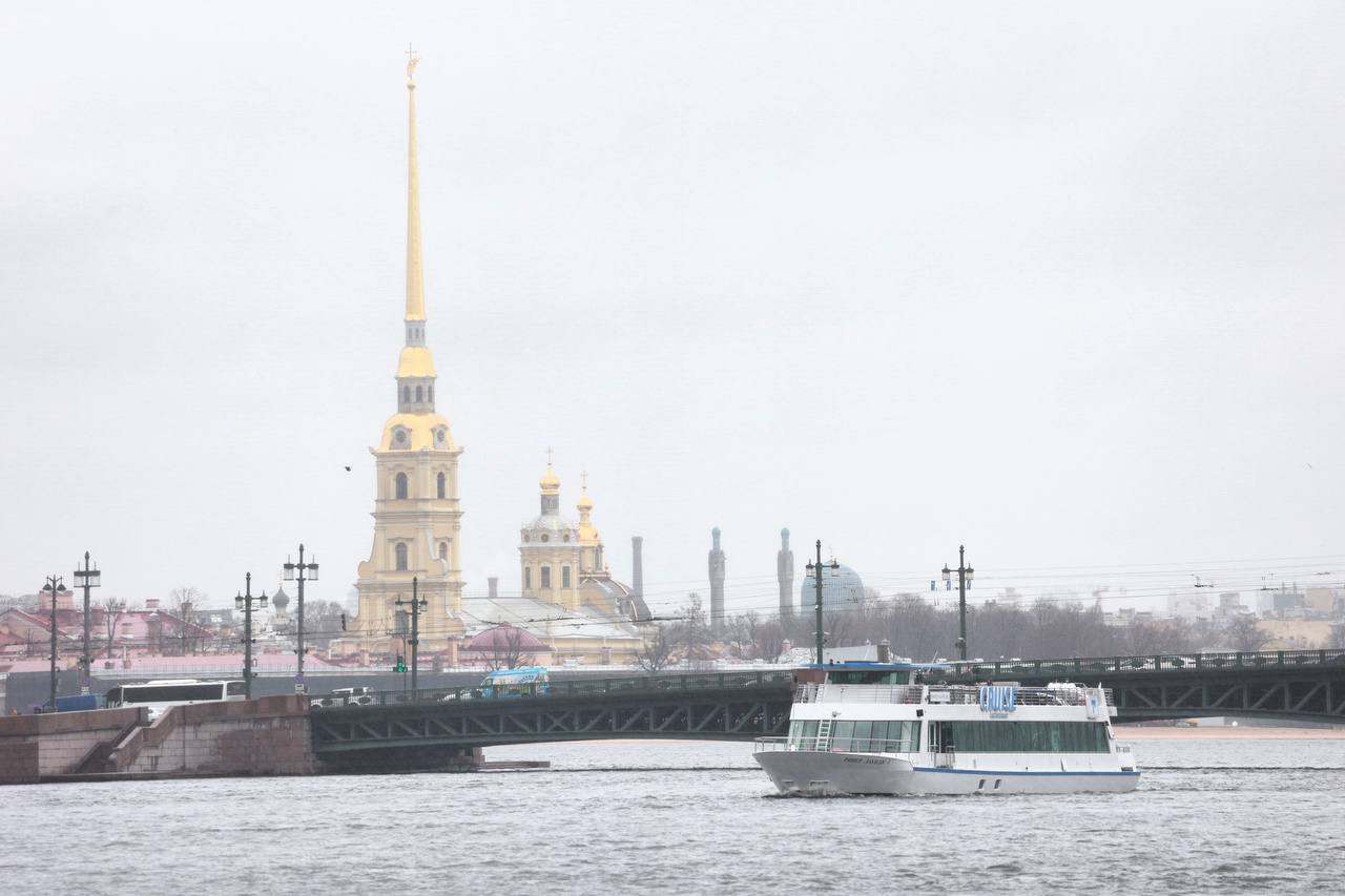 В Петербурге стартовала навигация по рекам и каналам