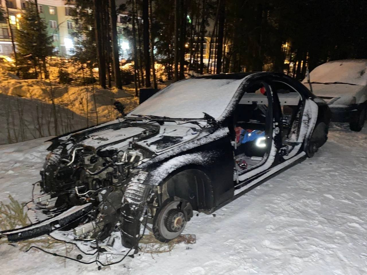 В Петербурге начали «раздевать» автомобили, что делать, чтобы автомобиль не  разобрали на запчасти - 31 марта 2023 - ФОНТАНКА.ру